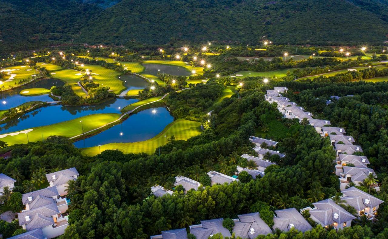 ホテル Vinpearl Golflink ニャチャン エクステリア 写真